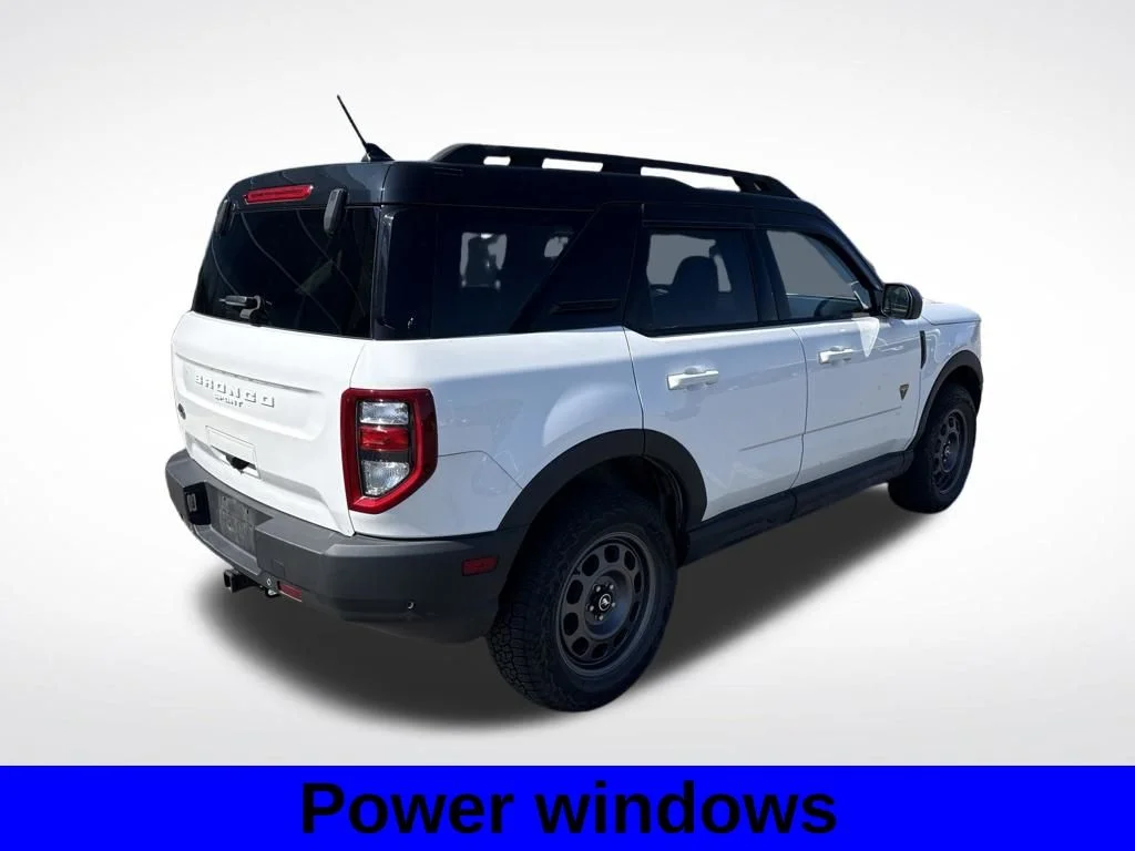 Used 2022 Oxford White Ford Badlands image 4