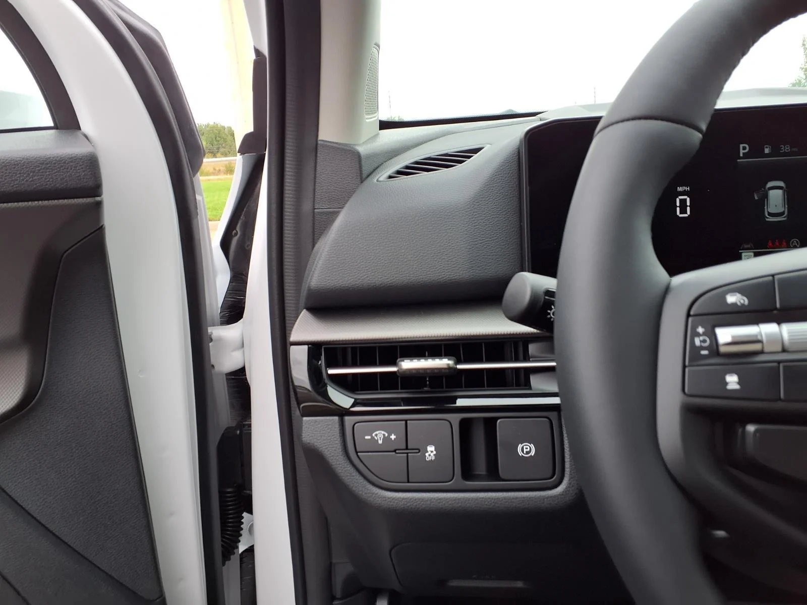 New 2026 Glacial White Pearl Kia LX image 9