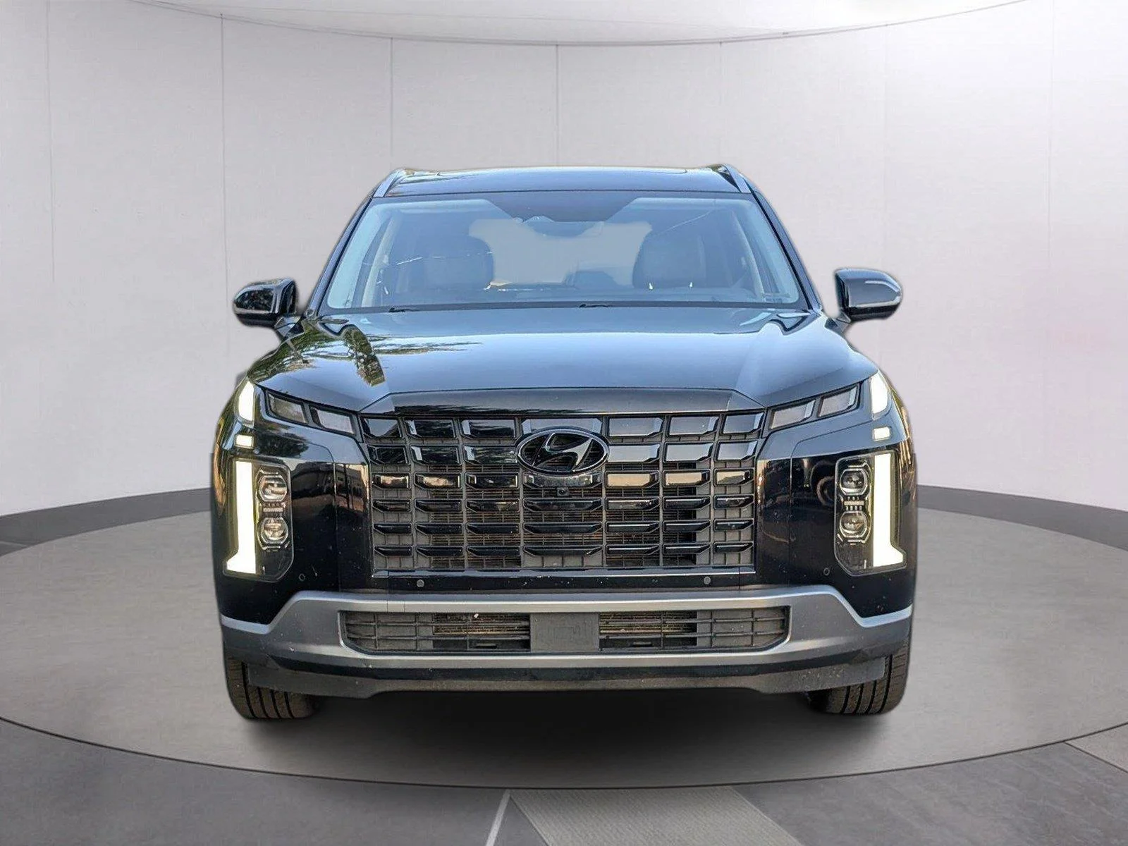 Used 2023 Abyss Black Pearl Hyundai Limited image 10