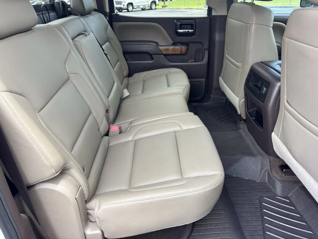 Used 2017 WHITE FROST TRICOAT GMC SLT image 21
