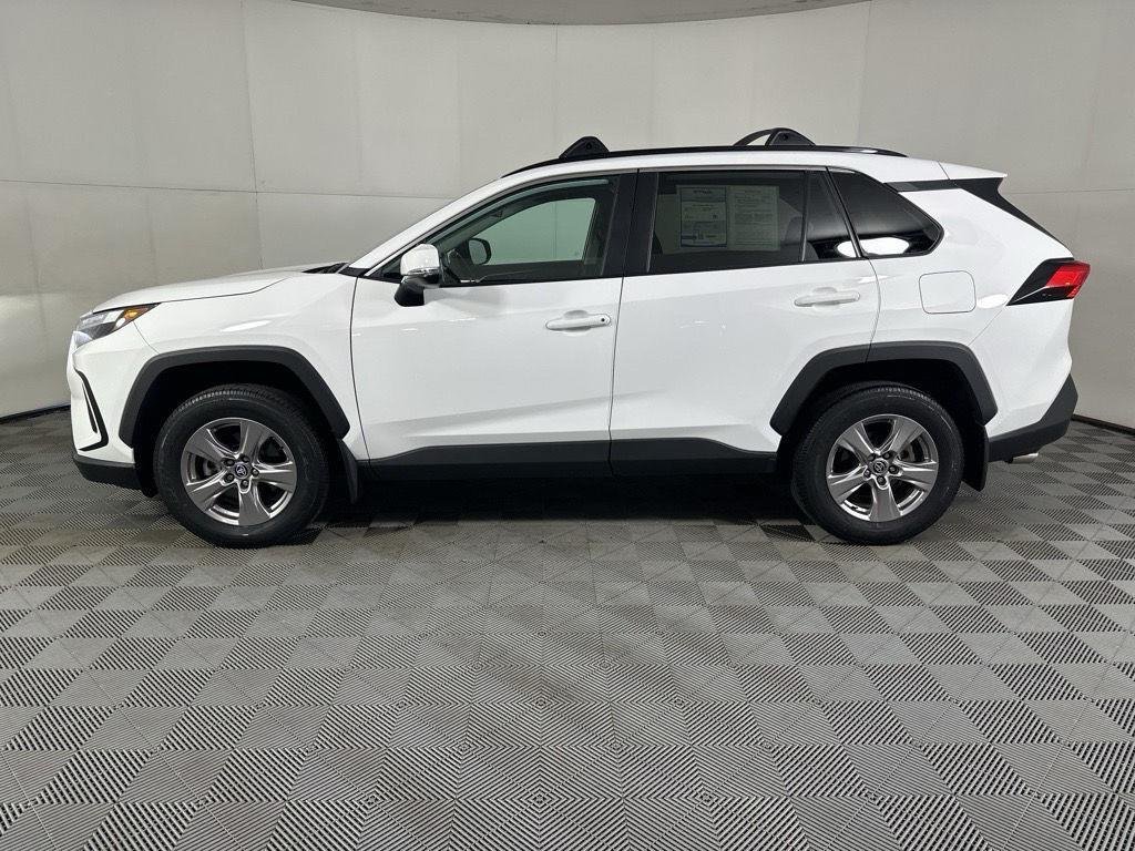 Used 2023 Ice Cap Toyota XLE image 3