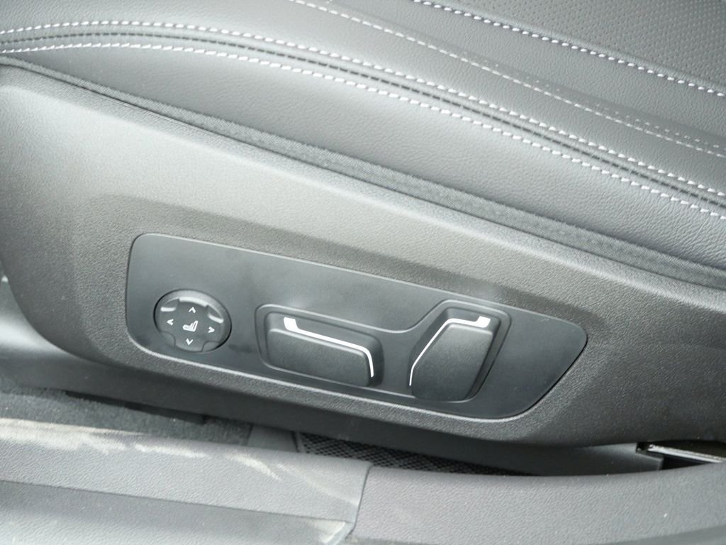 New 2026 Jet Black BMW 330i xDrive image 37