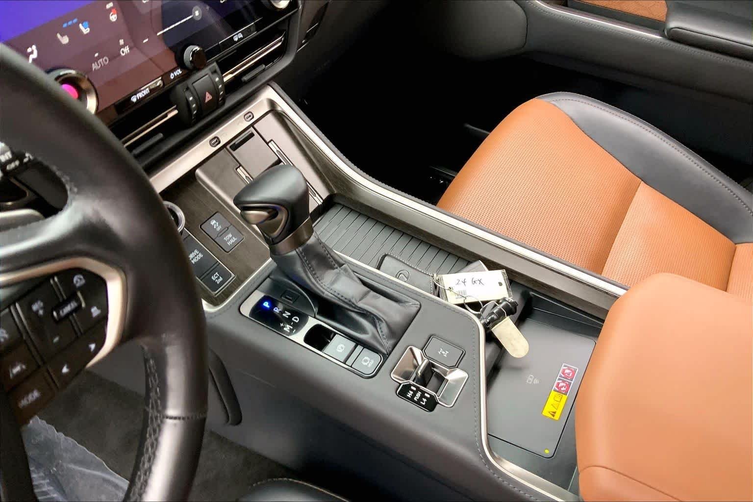 2024 Lexus GX Luxury+ - Photo 17