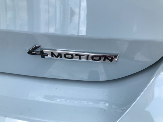 New 2026 Monument Gray w/Deep Black Roof Volkswagen SE Black image 10