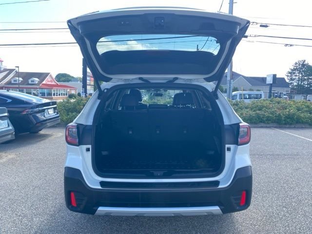 Used 2022 Crystal White Pearl Subaru Limited image 5