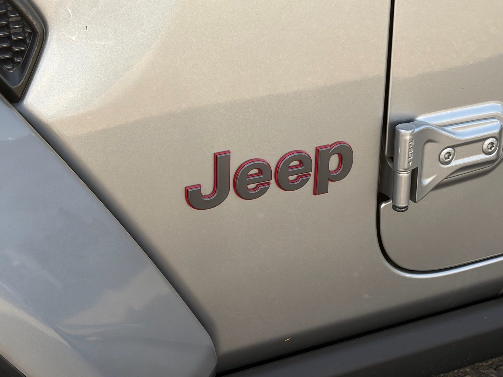 Used 2019 Silver Jeep Rubicon 4x4 image 6