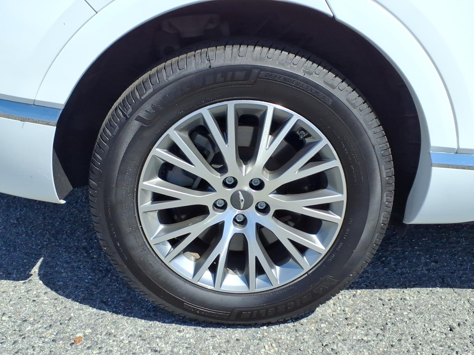 Used 2024 White Genesis 2.5T image 23