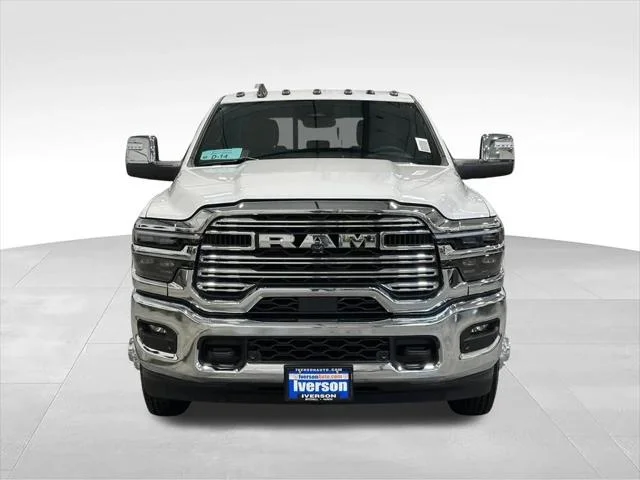 New 2026 Bright White Clear-Coat Exterior Paint RAM LARAMIE image 3