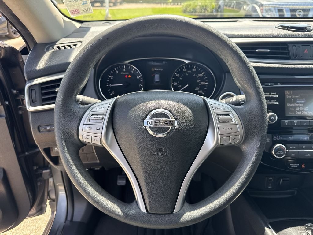 Used 2015 Gray Nissan SV image 11