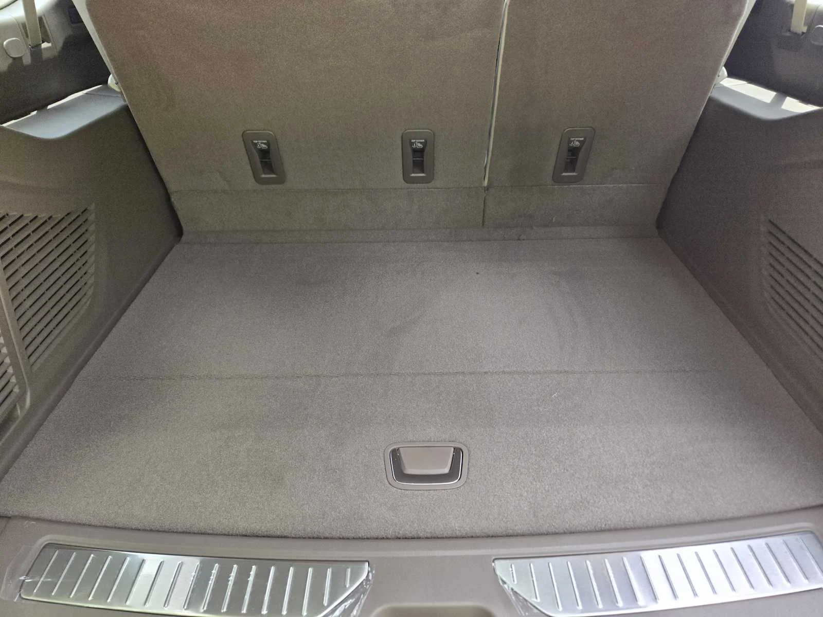 2026 GMC Yukon XL Denali - Photo 21