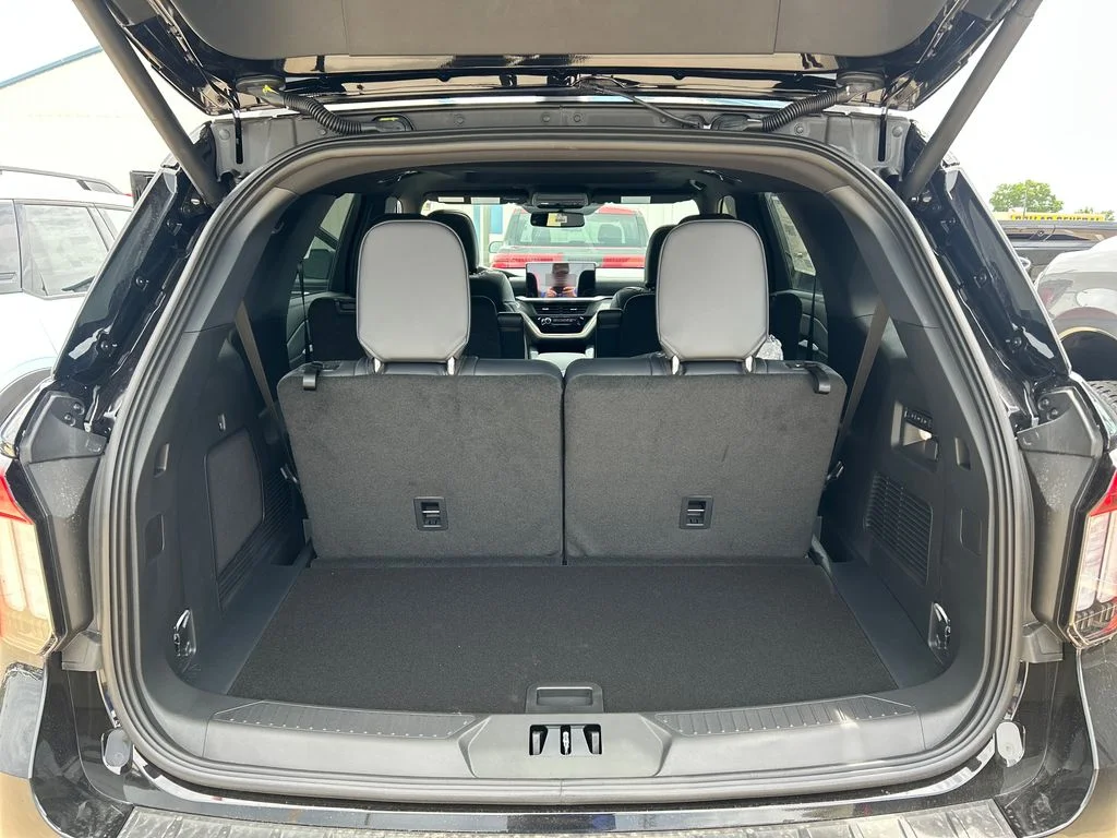 2026 Ford Explorer Tremor - Photo 14