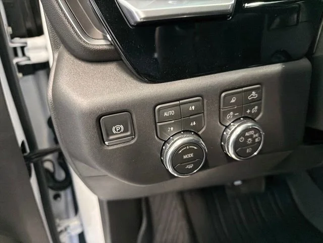 2026 GMC Sierra 1500 SLT - Photo 17