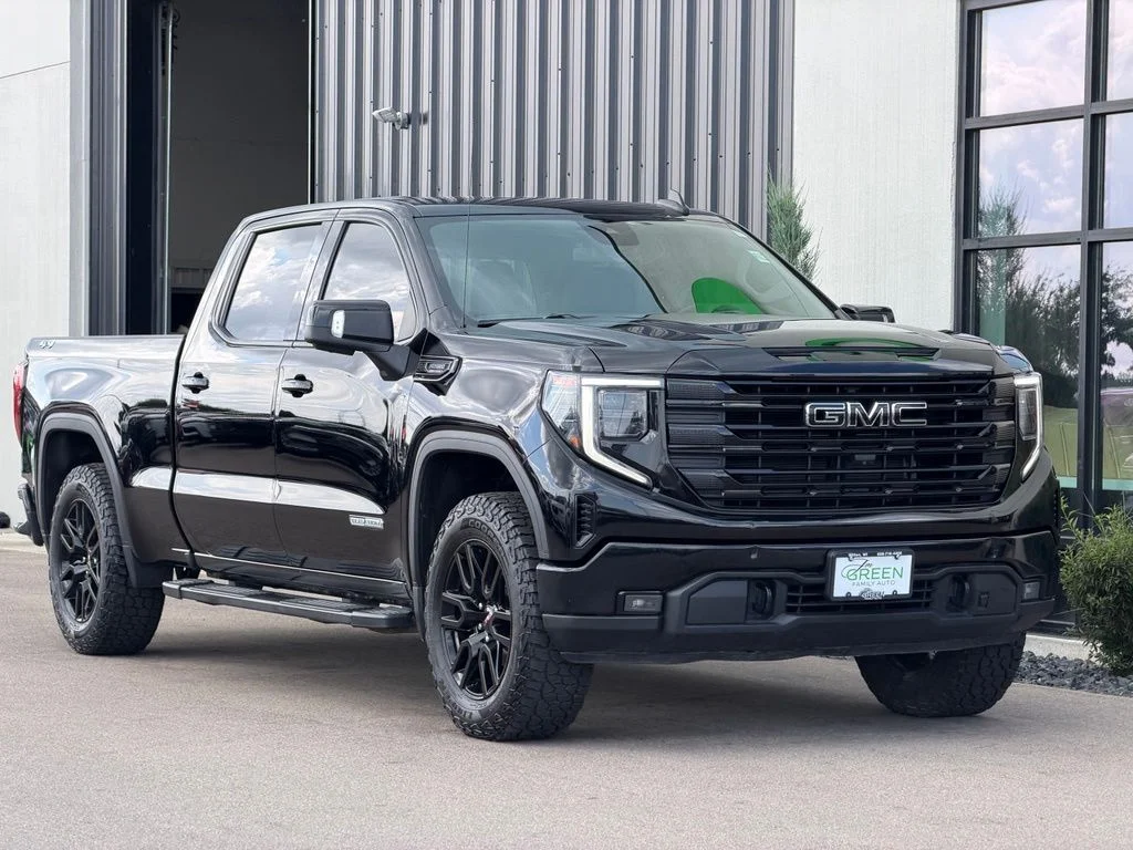 Used 2022 Black GMC Elevation image 4