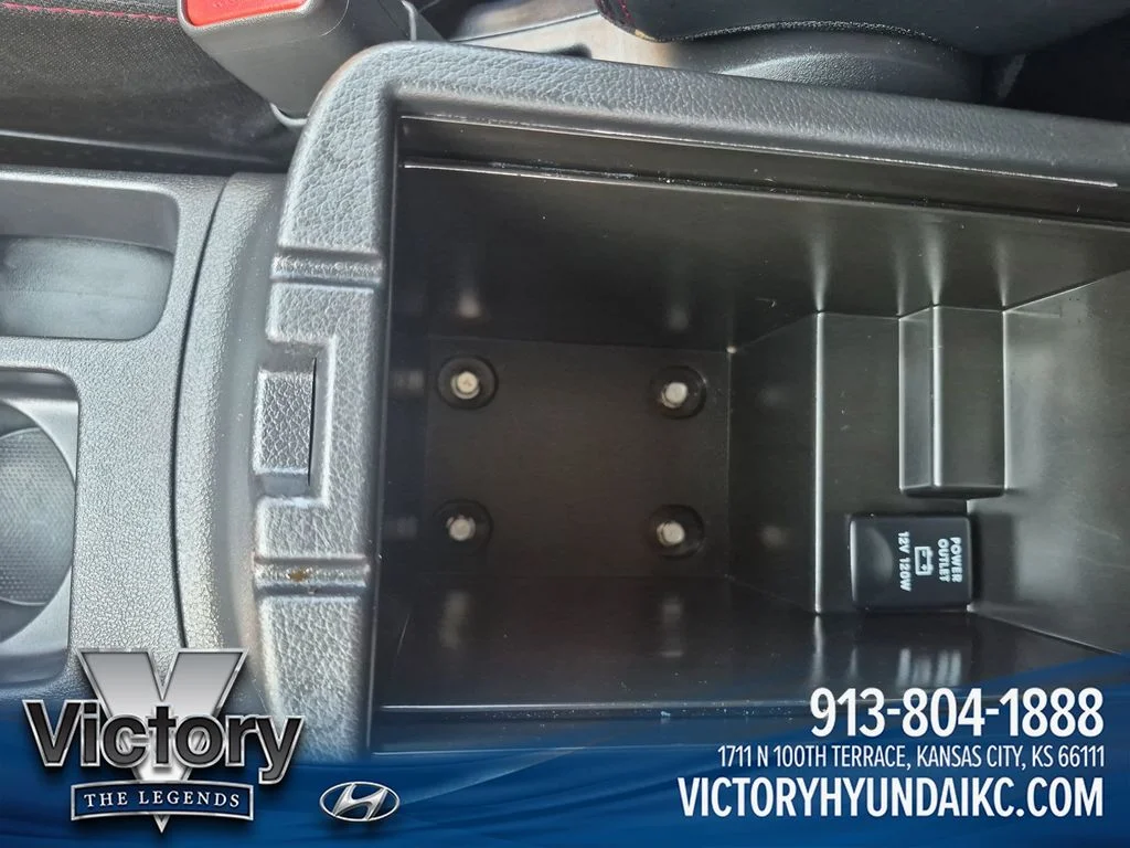 Used 2024  Mitsubishi 2.0 SE image 25