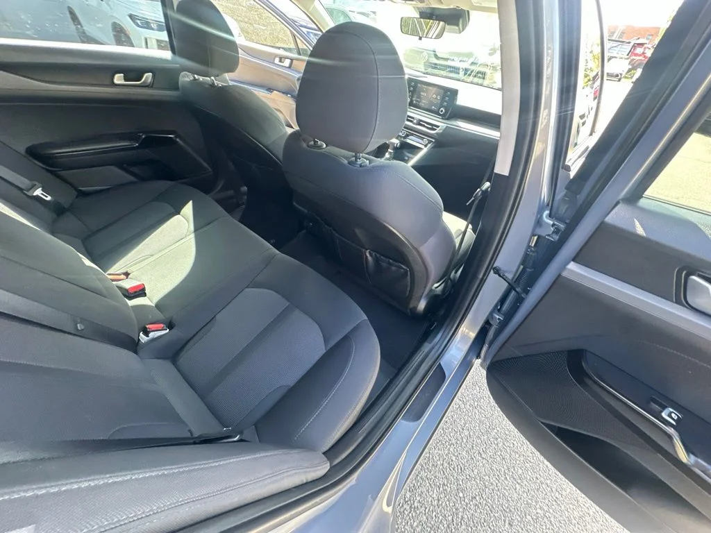 Used 2024 Silver Kia LXS image 30