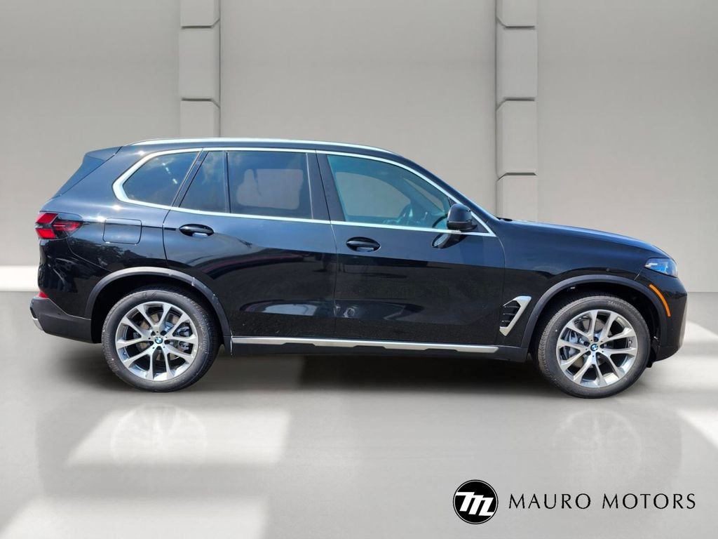 New 2026 Black BMW xDrive40i image 5