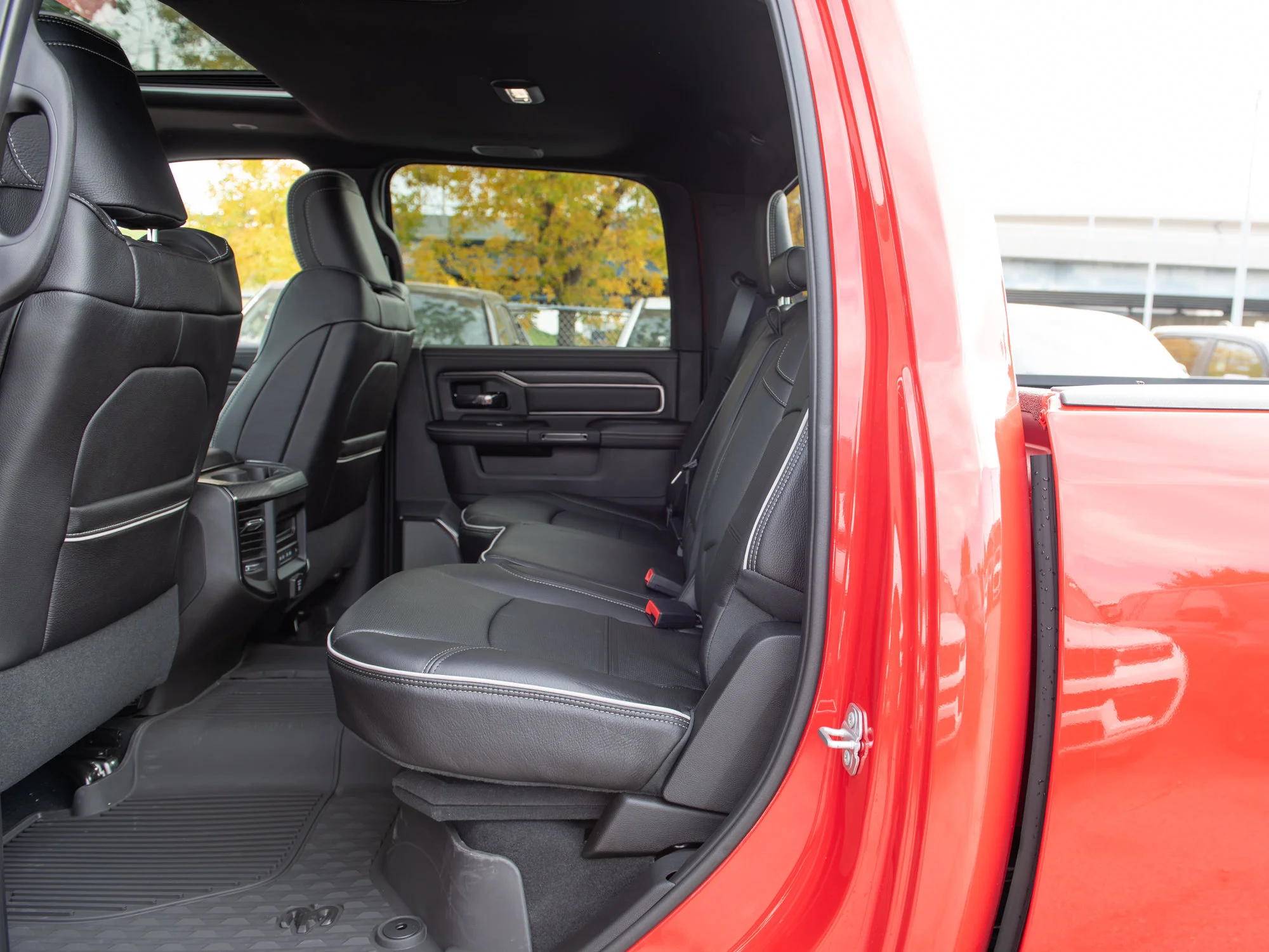 New 2027 Red RAM Rebel* Crew Cab 4x4, Sunroof, Locking Rear Diff, Passenger Screen, Towing Tech Group image 28