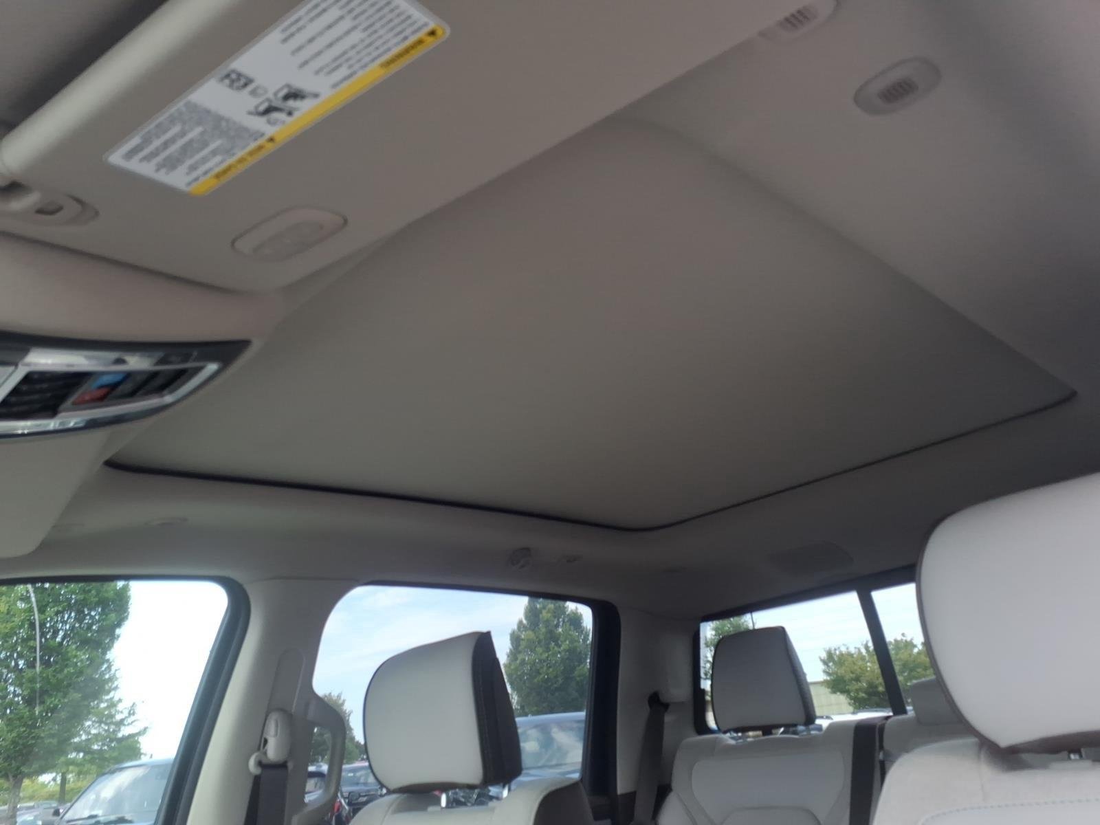 New 2026 Diamond Black Crystal Pearl-Coat Exterior Paint RAM Laramie image 6