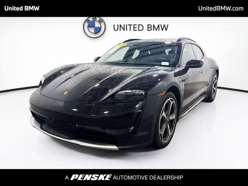 2022 Porsche Taycan Cross Turismo's photo