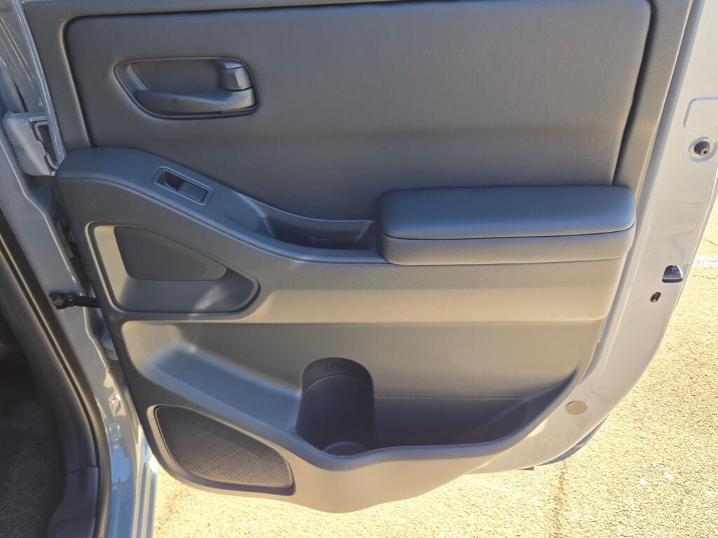 New 2026 Boulder Gray Pearl Nissan Crew Cab SV image 9