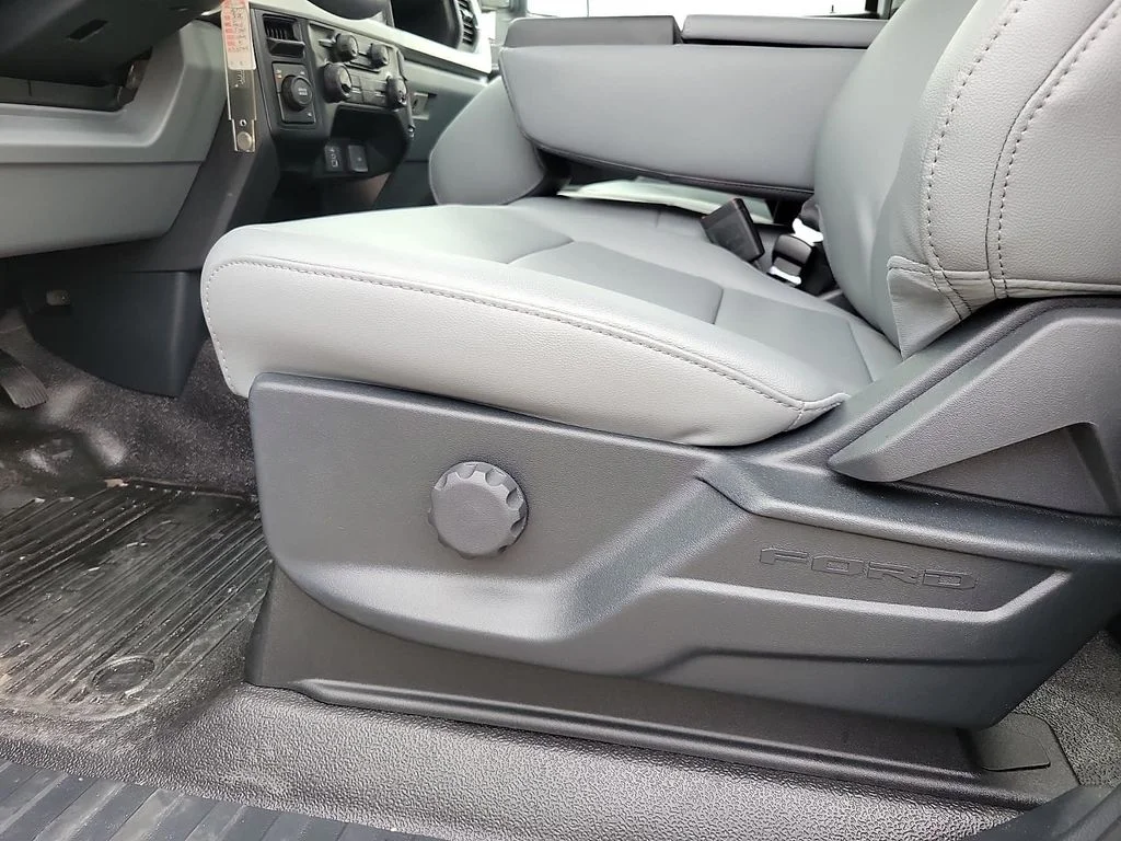 New 2026 Oxford White Ford F-350® XL image 10
