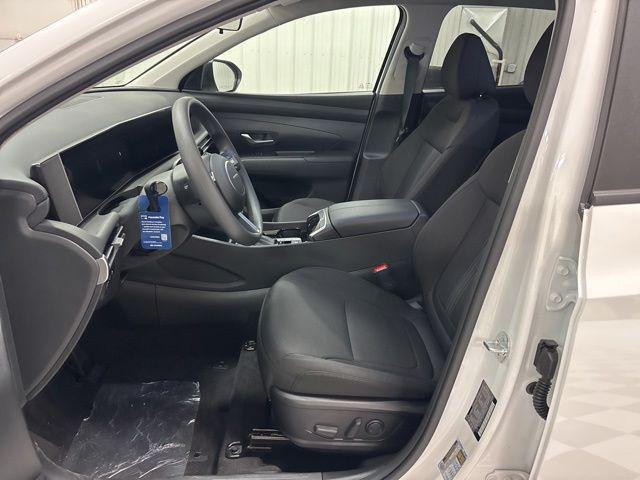New 2026 White Hyundai SEL AWD image 6