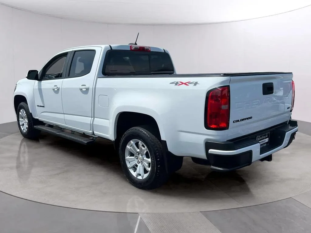Used 2022 Summit White Chevrolet LT image 4