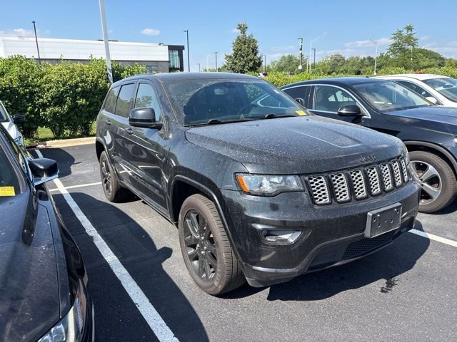 Used 2022 Black Jeep Laredo X image 3
