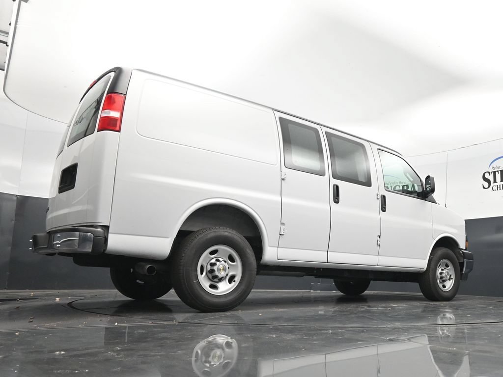 2025 Chevrolet Express Cargo Work Van - Photo 32