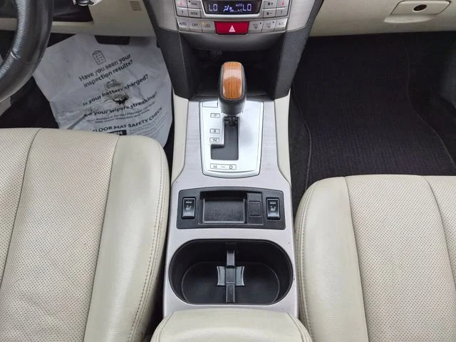 Used 2013 Tan Subaru 2.5i image 27