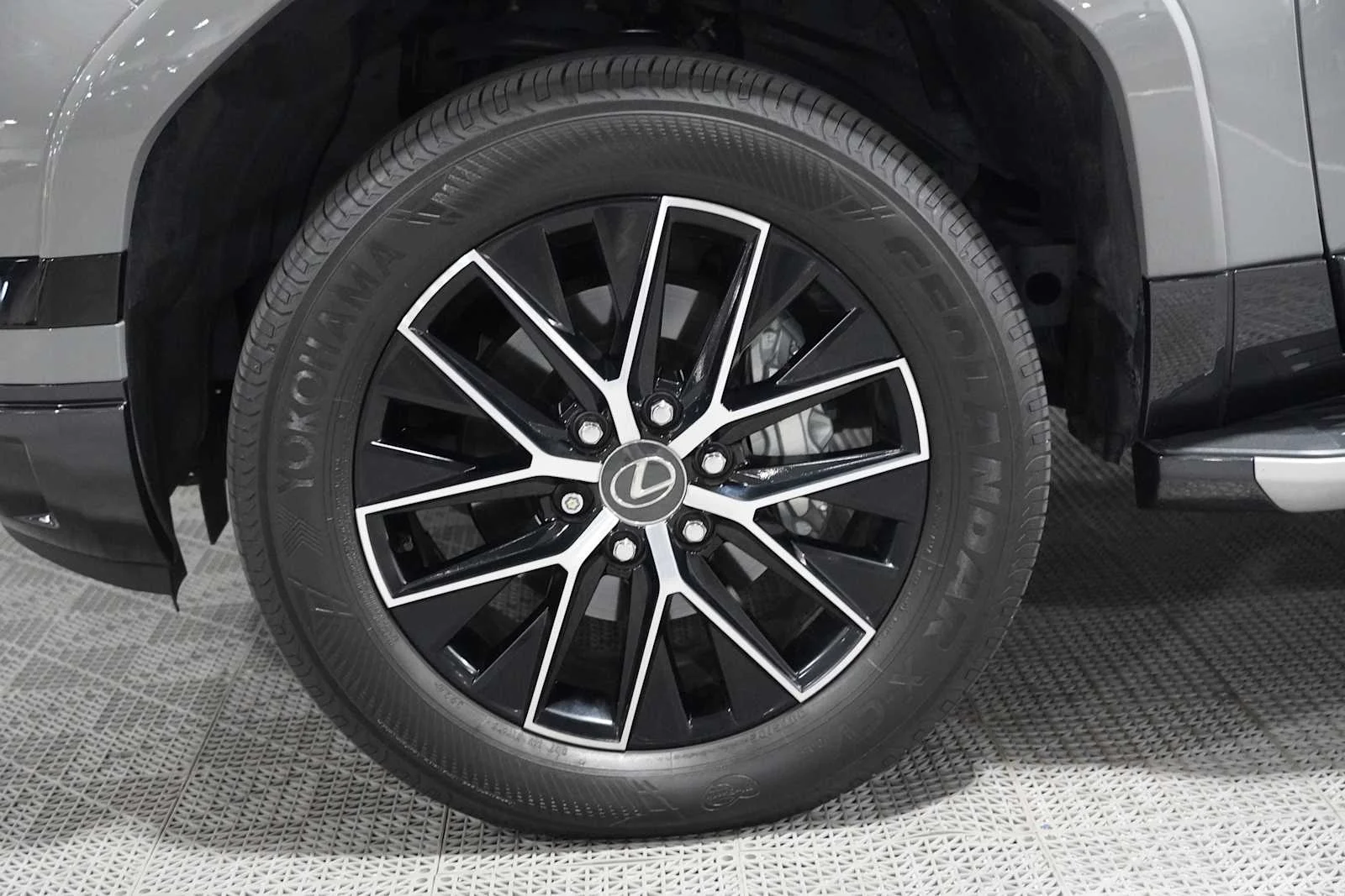 Used 2024 Incognito Lexus Premium+ image 8