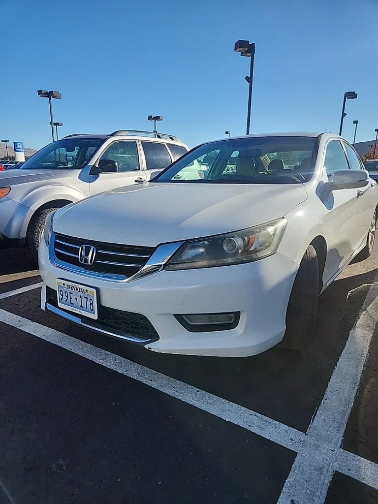 Used 2013  Honda EX-L image 1