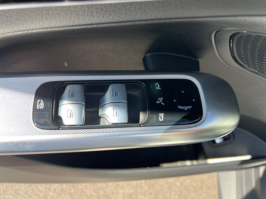 Certified Used 2025 White Mercedes-Benz GLC 300 image 11