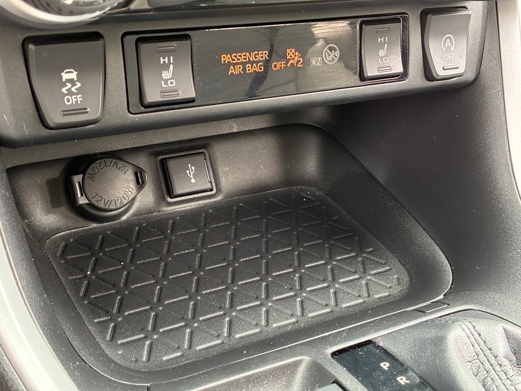 Used 2021 Gray Toyota XLE Premium image 29