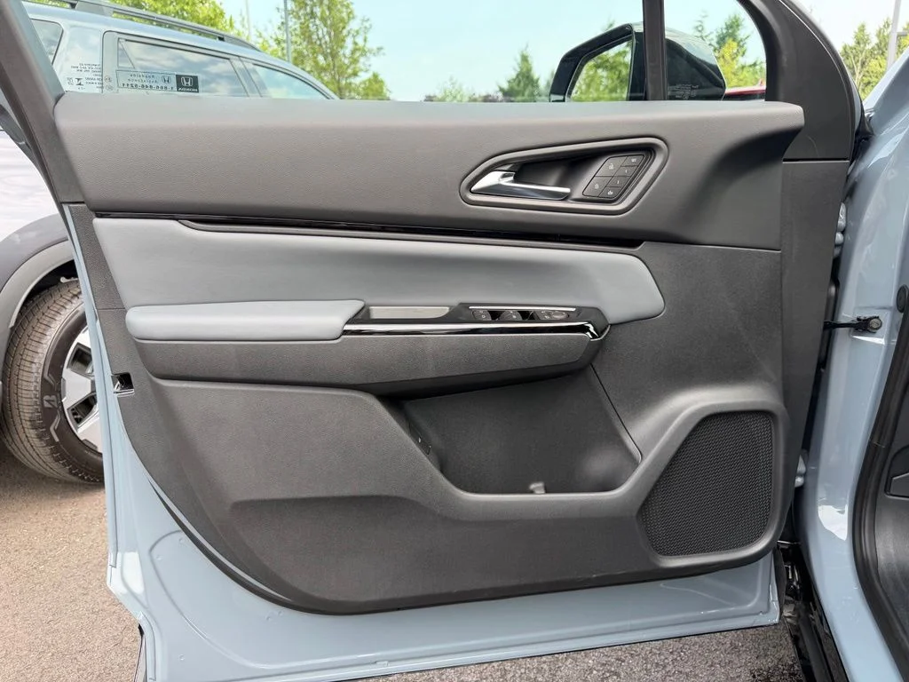 New 2026 Sonic Gray Pearl Honda Touring image 11