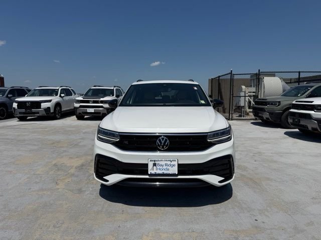 Used 2023 White Volkswagen 2.0T SE R-Line Black image 2