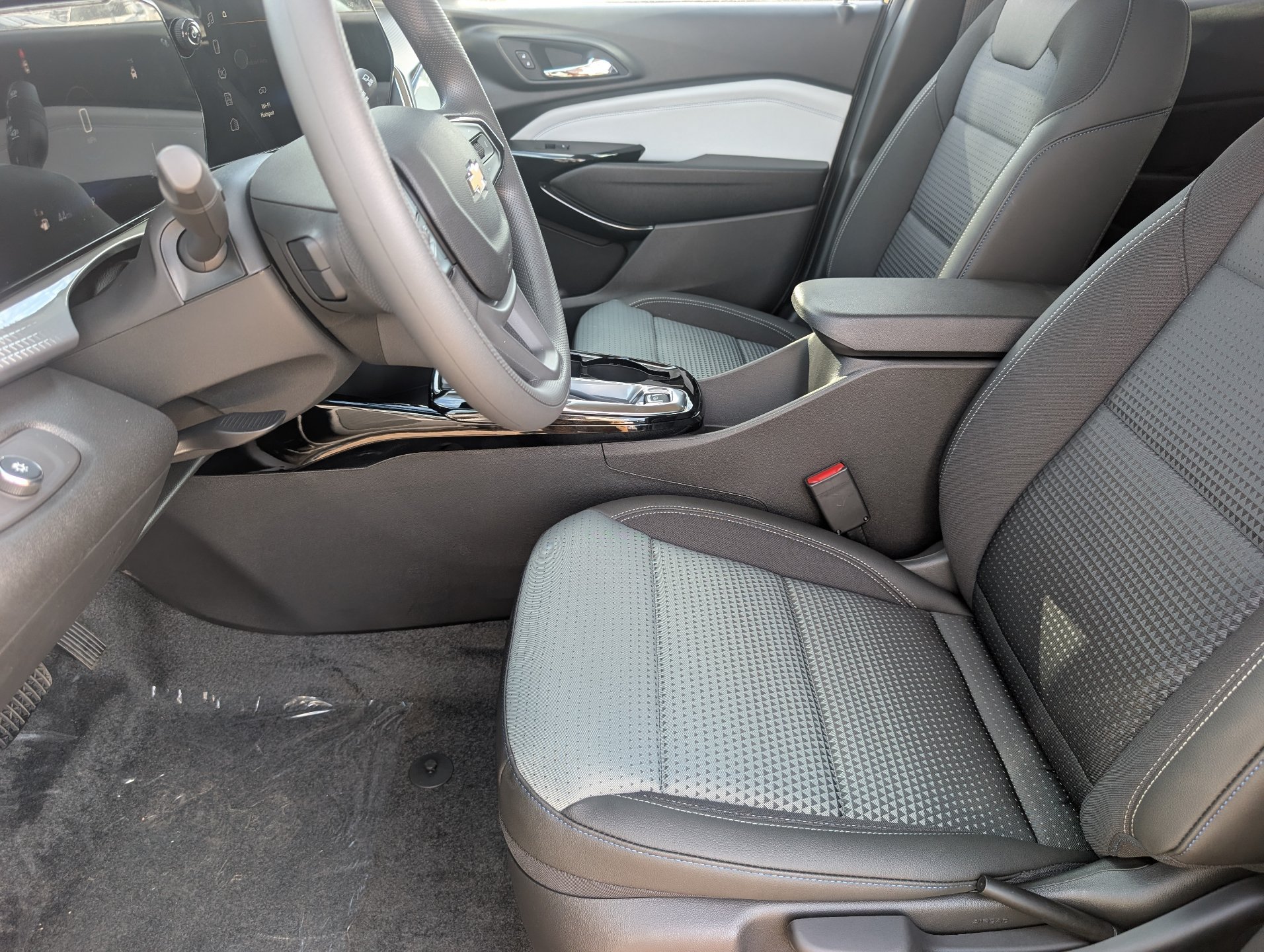 2026 Chevrolet Trax LT - Photo 17