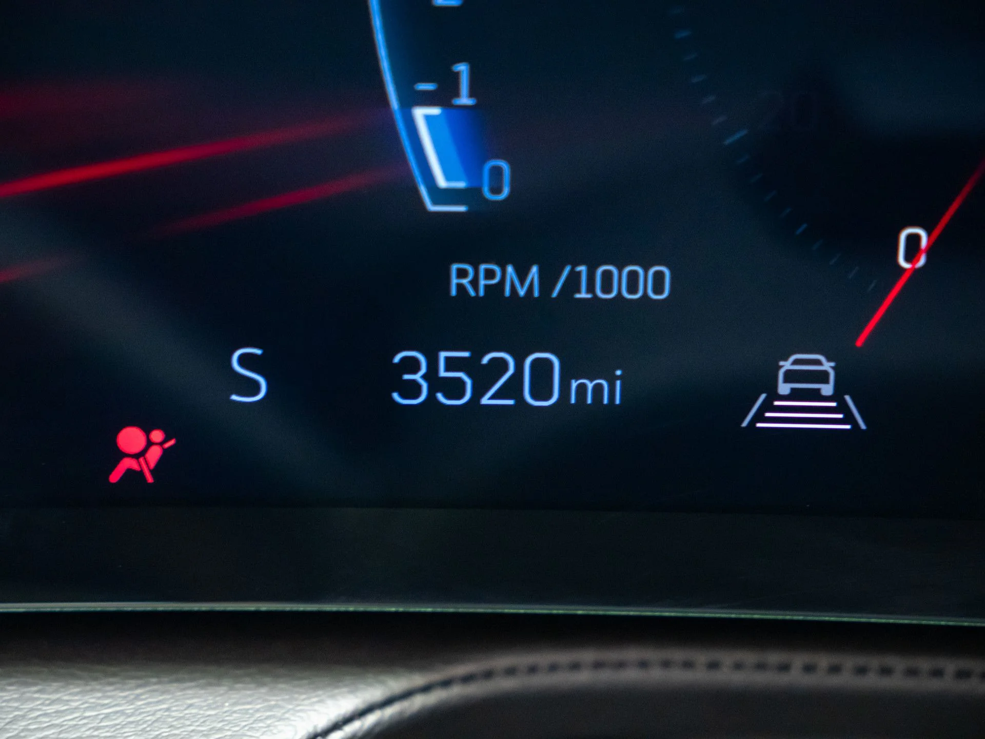 Used 2025 Yellow Cadillac V-Series image 25