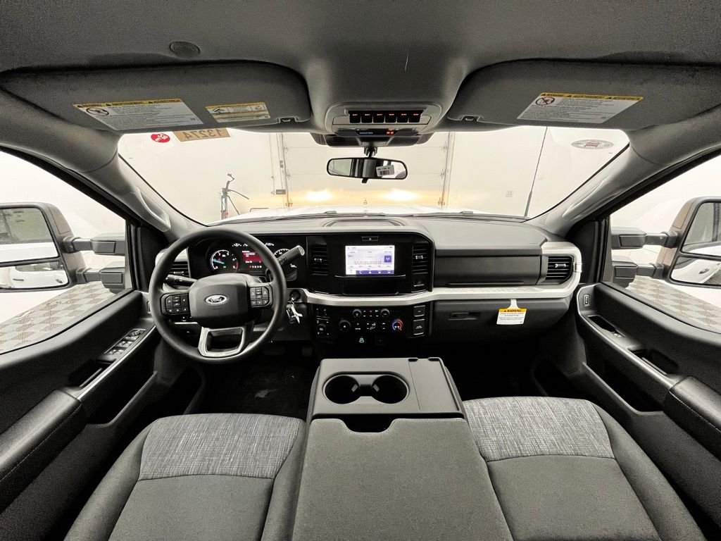 New 2026 White Ford XLT image 4