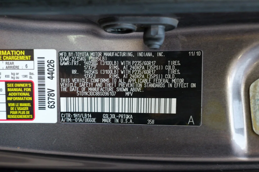 Used 2011 Predawn Gray Mica Toyota XLE image 59