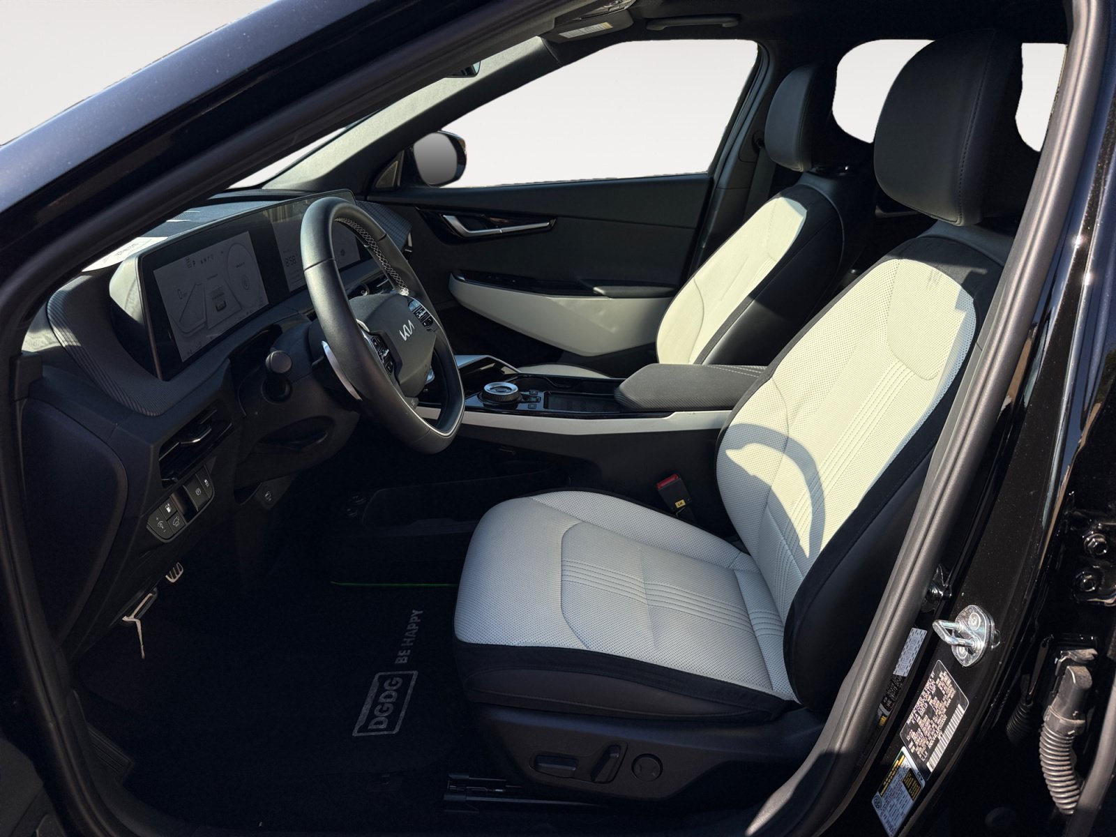 Used 2023 Aurora Black Kia GT-Line image 10