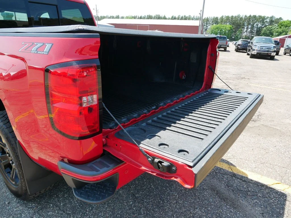 Certified Used 2018 Red Chevrolet LT image 10