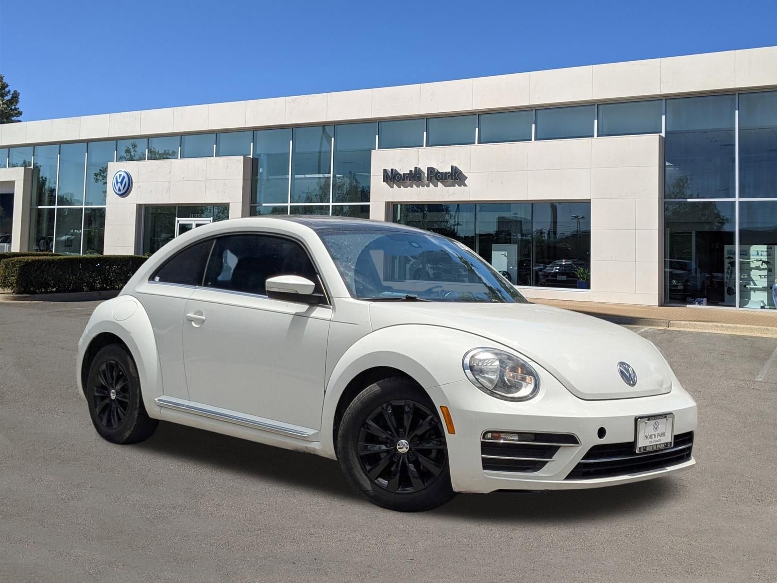 Used 2019 Pure White Volkswagen SE image 1