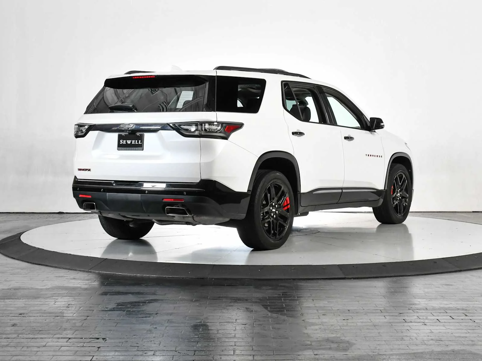 Used 2019 Iridescent Pearl Tricoat Chevrolet Premier image 5