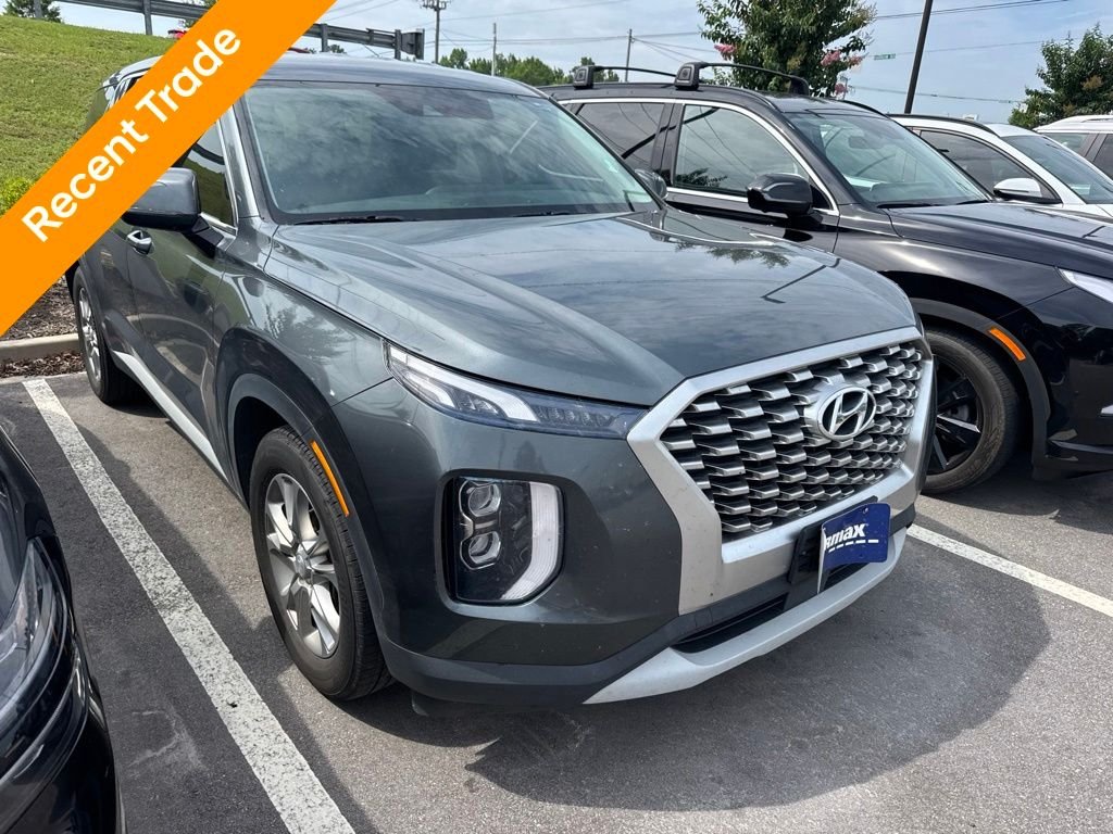 Used 2022 Gray Hyundai SE image 2