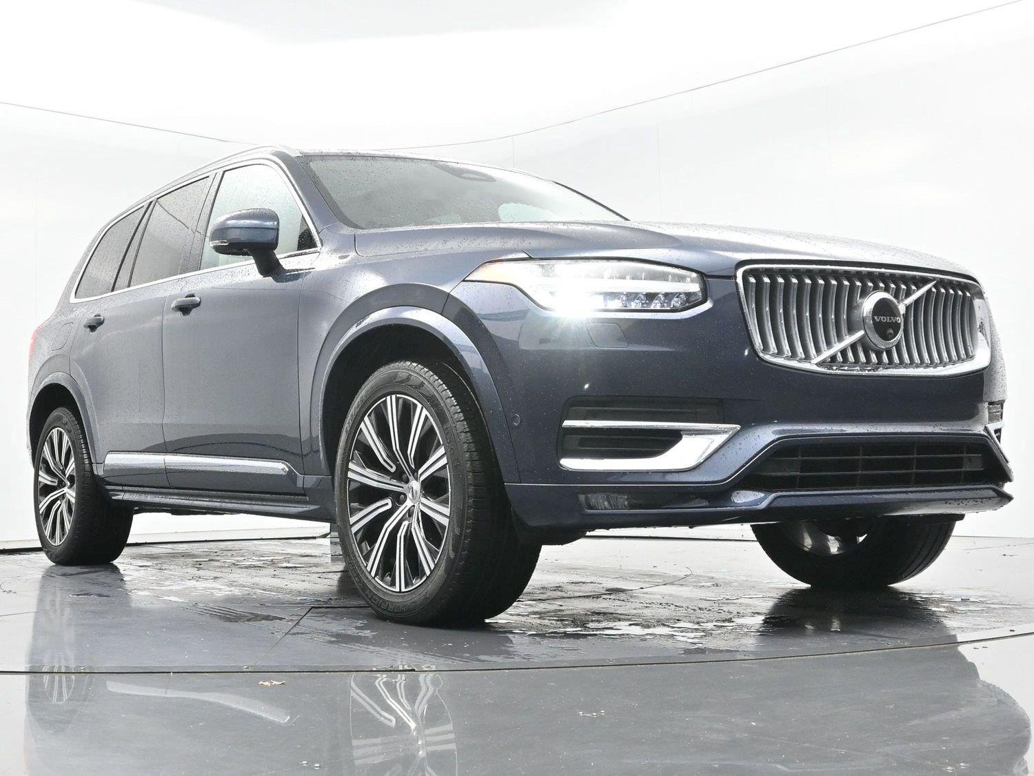 Used 2023 Denim Blue Metallic Volvo Plus image 44