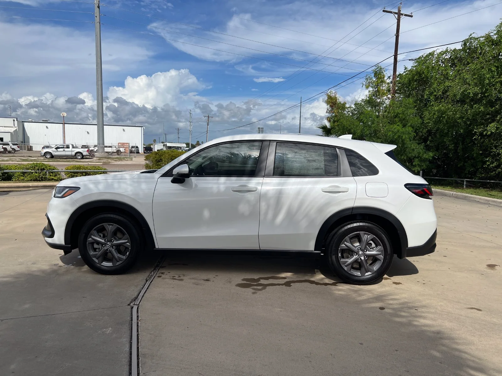 New 2027 White Honda LX image 2