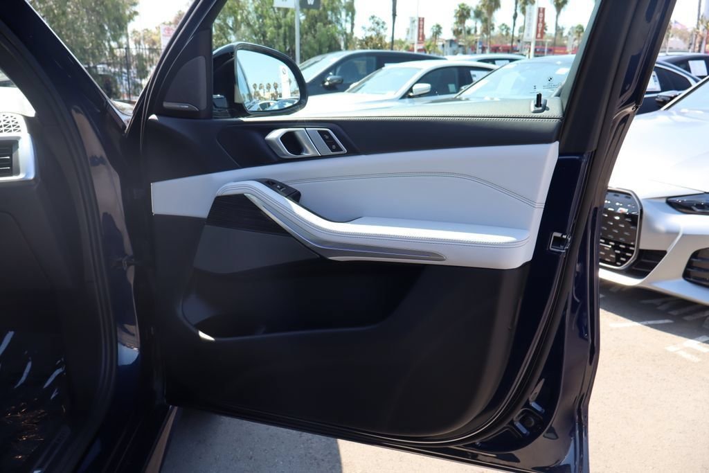 Used 2024 Blue BMW sDrive40i image 35