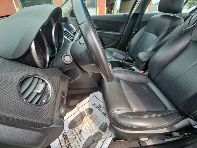 Used 2011 Silver Chevrolet 2LT image 12