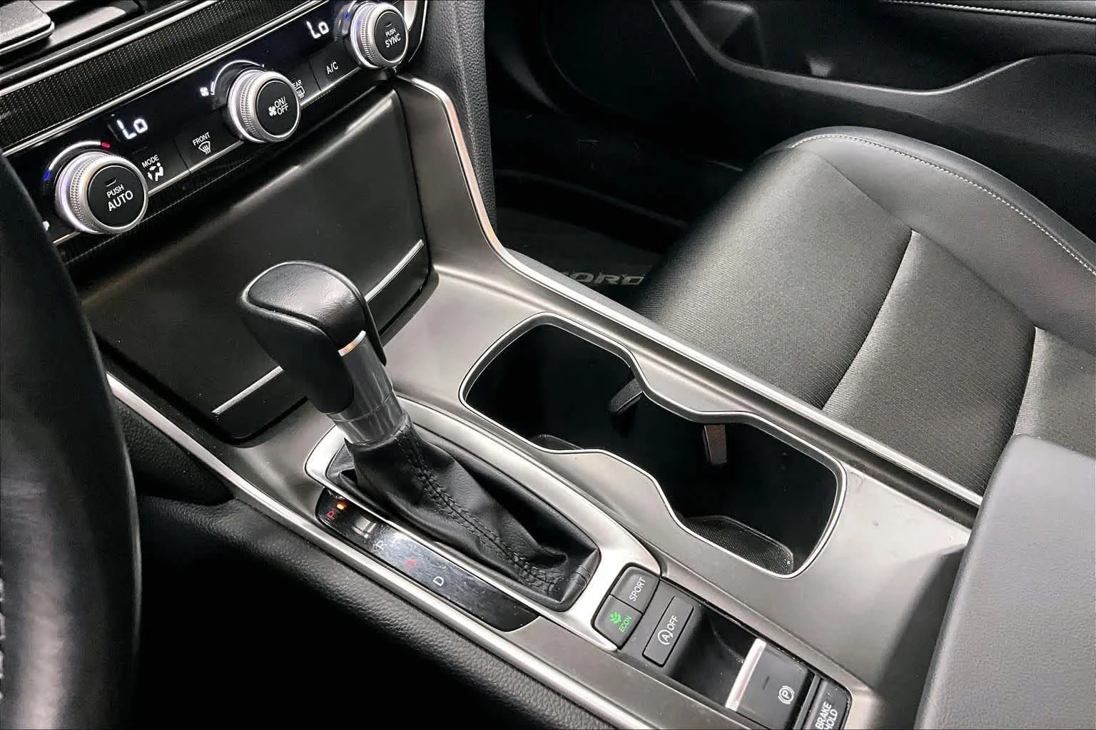 Used 2022 Platinum White Pearl Honda Sport image 17